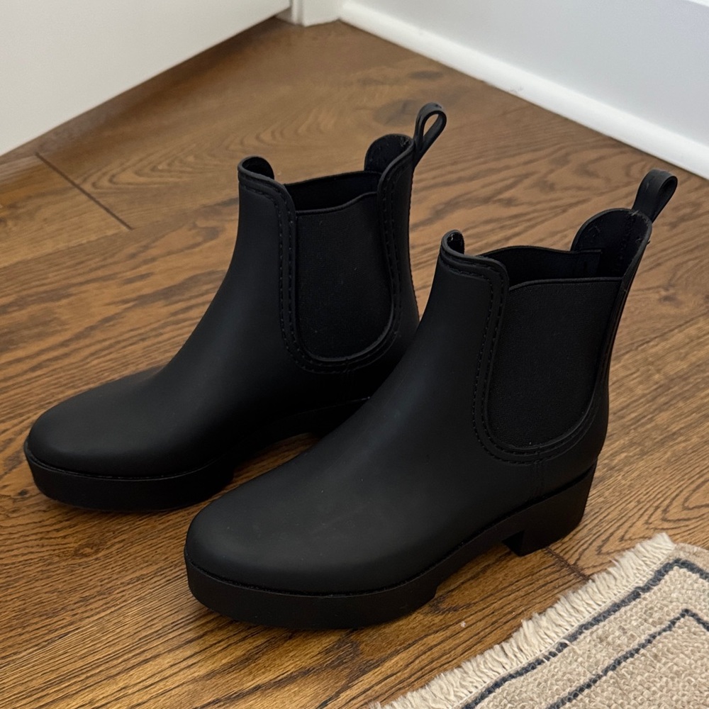 Jeffrey Campbell Black Rain Ankle Chelsea Booties size 6